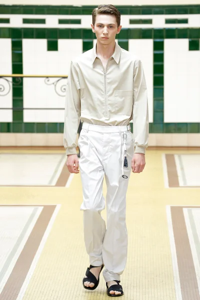 Look 27